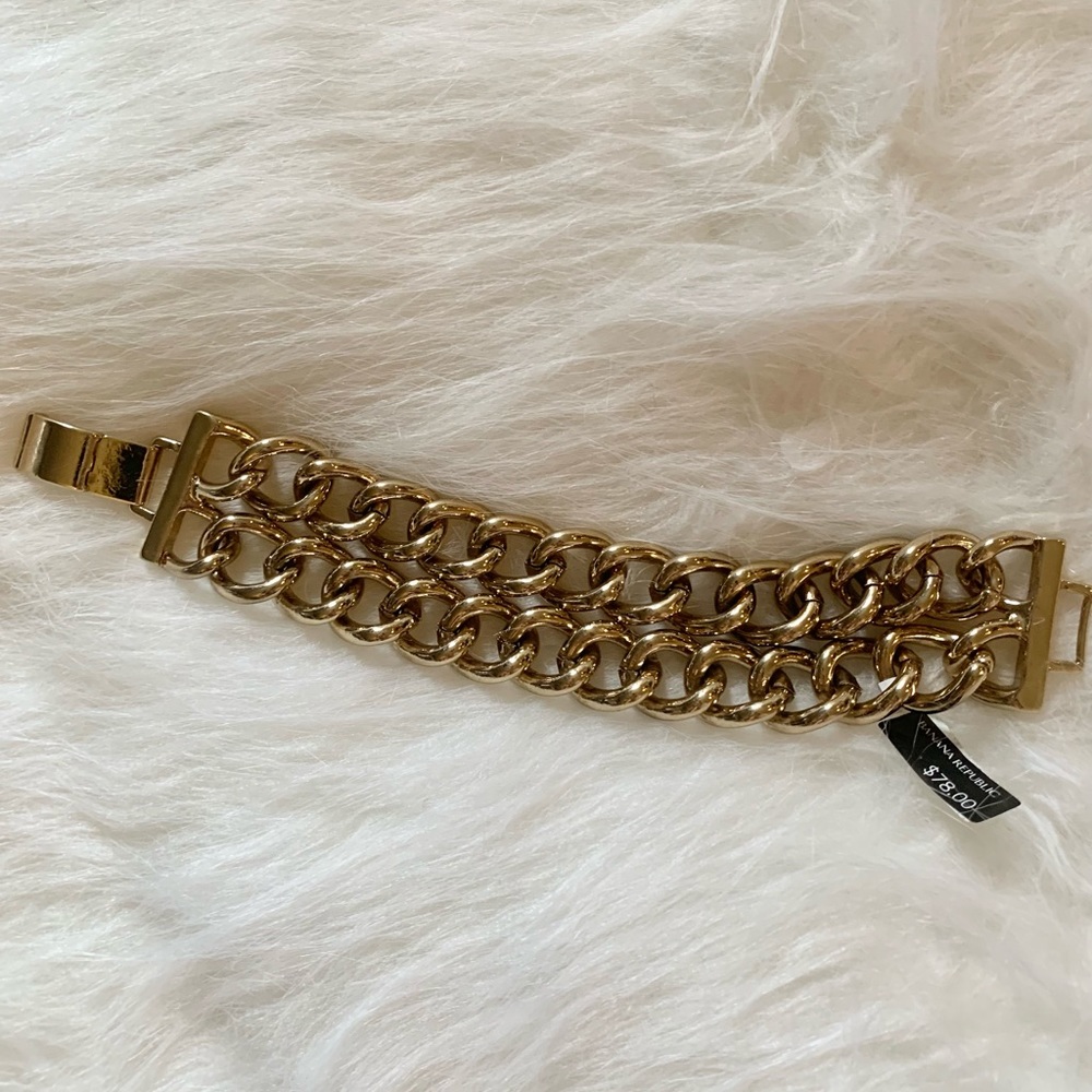 Gold chain-link bracelet NWT